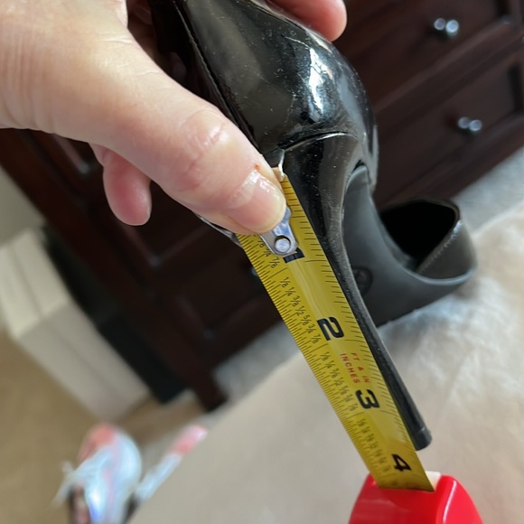 Michael Kors black patent leather pumps - Picture 6 of 6